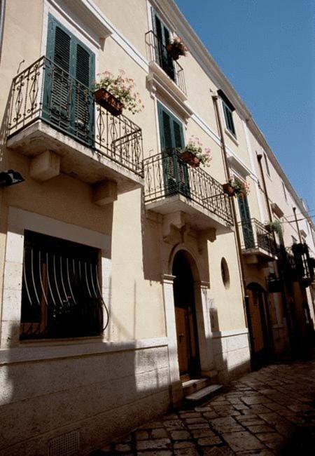 Hotel Palazzo D'Erchia Conversano Exterior foto